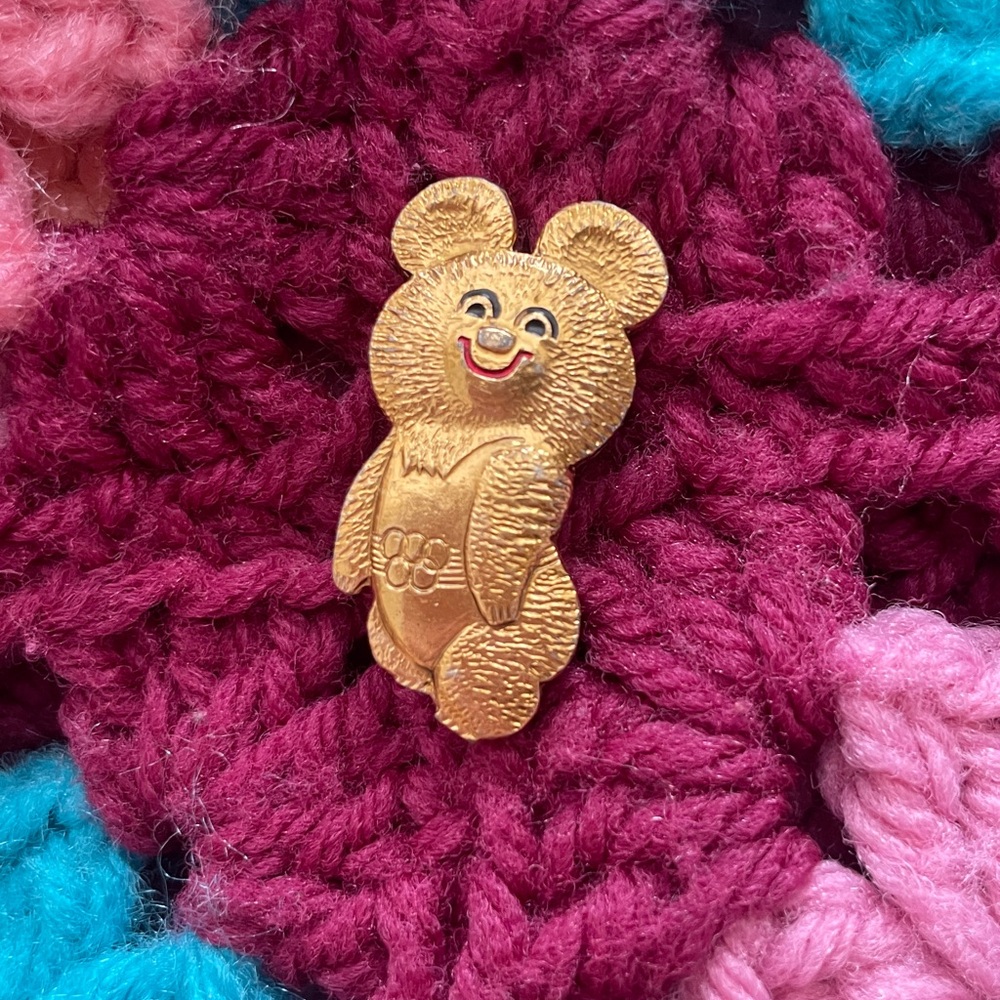 Gold Olympic Bear‎ Brooch
